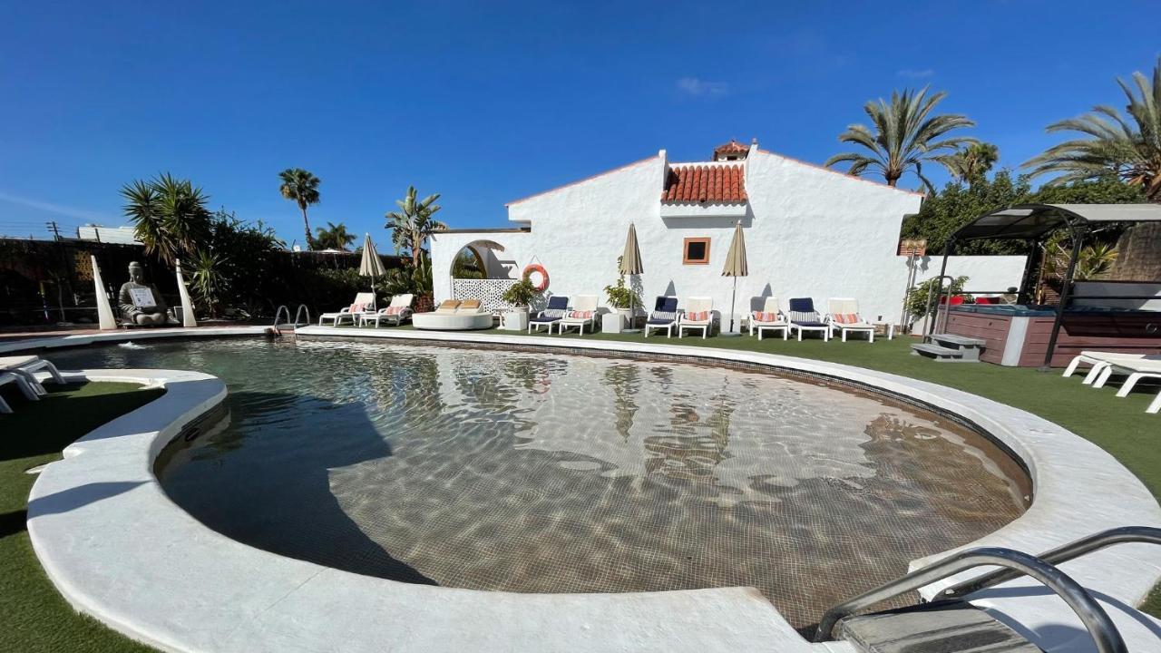 מספאלומס Rainbow Golf Bungalows, Gay Men-Only Resort מראה חיצוני תמונה