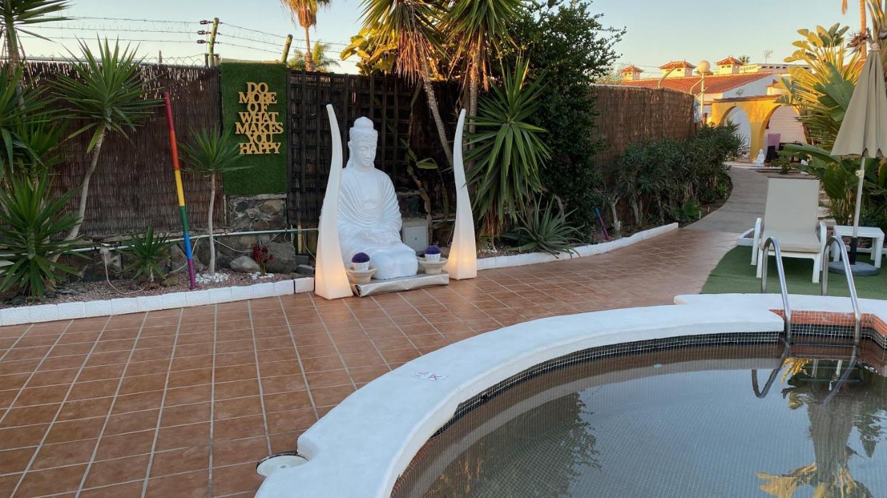 מספאלומס Rainbow Golf Bungalows, Gay Men-Only Resort מראה חיצוני תמונה